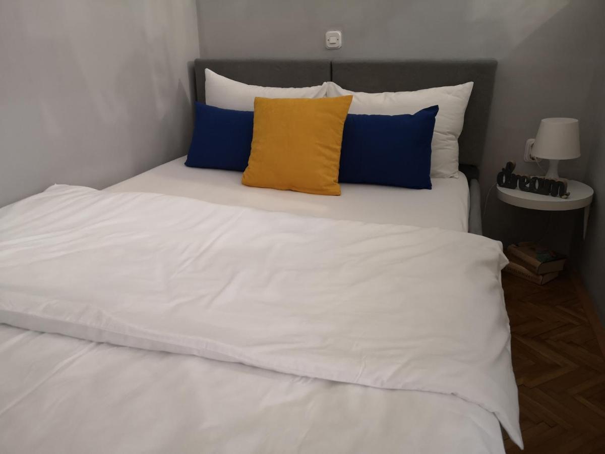 Apartment Mia Skopje Esterno foto