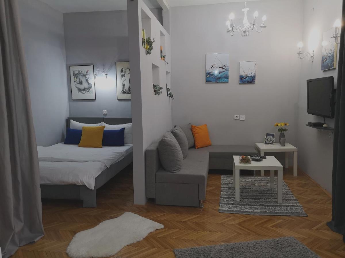 Apartment Mia Skopje Esterno foto